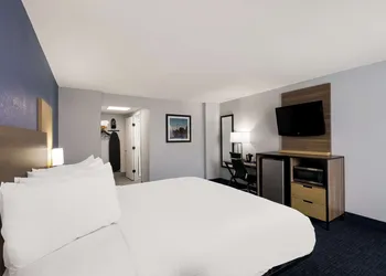 Surestay Plus By Best Western Pigeon Forge hotel thumbnail 4