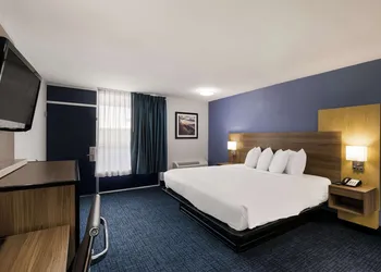 Surestay Plus By Best Western Pigeon Forge hotel thumbnail 5