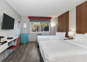 Royal Pagoda Motel hotel thumbnail 5