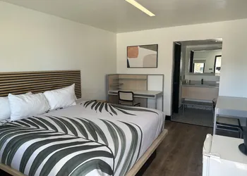 Sway Hotel Lake Havasu hotel thumbnail 3