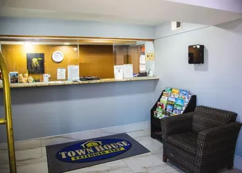Town House Extended Stay Hotel Downtown hotel thumbnail 2