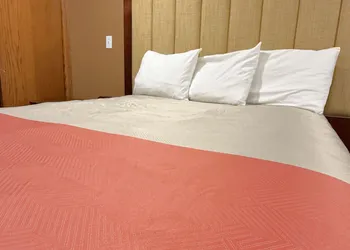 Town House Extended Stay Hotel Downtown hotel thumbnail 6