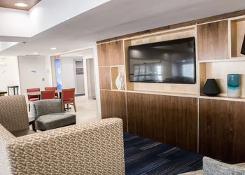 Holiday Inn Express Columbus-Dublin by IHG hotel thumbnail 2