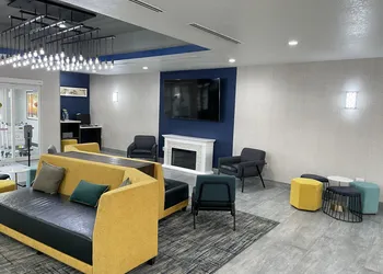 La Quinta Inn & Suites by Wyndham Tampa Central hotel thumbnail 6