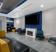 La Quinta Inn & Suites by Wyndham Tampa Central hotel detail image 4