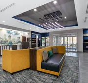 La Quinta Inn & Suites by Wyndham Tampa Central hotel detail image 5