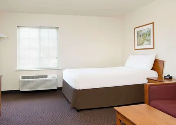 WoodSpring Suites Fort Worth Forest Hill hotel thumbnail 8