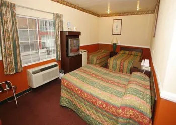 Hollywood Guest Inn hotel thumbnail 3