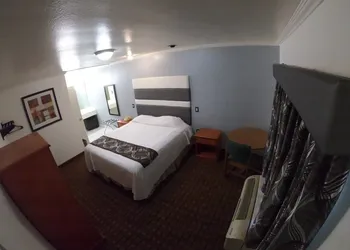 Hollywood Guest Inn hotel thumbnail 6