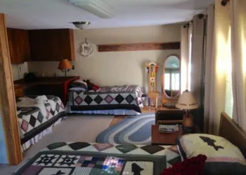 Anchorage Walkabout Town B&B hotel thumbnail 2
