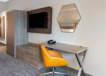 Holiday Inn Express & Suites Vaughan-Southwest by IHG hotel thumbnail 8