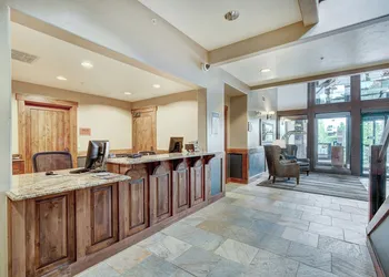Crystal Peak Lodge, A Vail Resorts Property hotel thumbnail 3