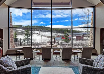 Crystal Peak Lodge, A Vail Resorts Property hotel thumbnail 6