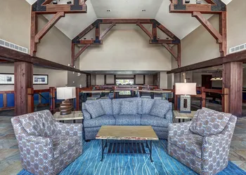 Crystal Peak Lodge, A Vail Resorts Property hotel thumbnail 7