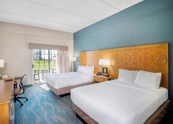 The Lodge at Geneva-on-the-Lake hotel thumbnail 4