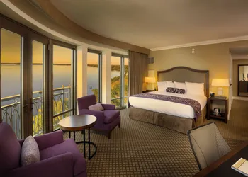 The Edgewater hotel thumbnail 2