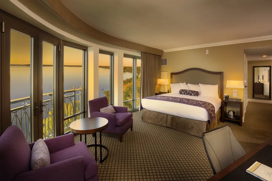 The Edgewater hotel detail image 2