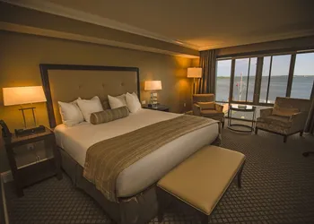 The Edgewater hotel thumbnail 6