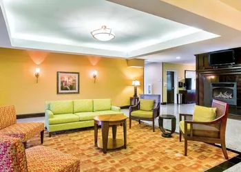 La Quinta Inn & Suites by Wyndham Atlanta-Union City hotel thumbnail 5