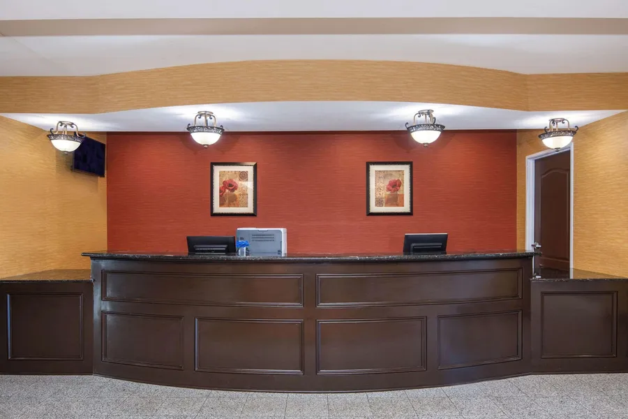 La Quinta Inn & Suites by Wyndham Atlanta-Union City hotel detail image 6