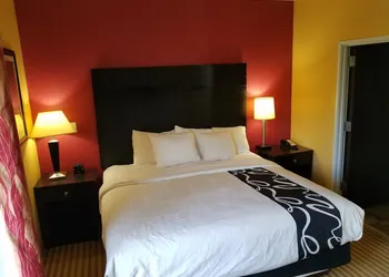 La Quinta Inn & Suites by Wyndham Atlanta-Union City hotel thumbnail 8