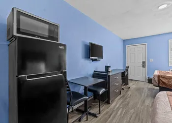 American Executive Inn hotel thumbnail 5