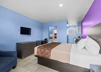 American Executive Inn hotel thumbnail 7