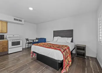 American Executive Inn hotel thumbnail 8
