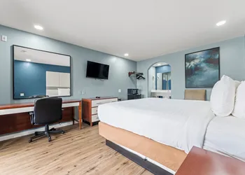 Executive Inn and Suites hotel thumbnail 3