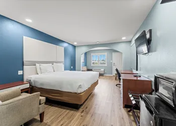 Executive Inn and Suites hotel thumbnail 4