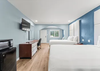 Executive Inn and Suites hotel thumbnail 5