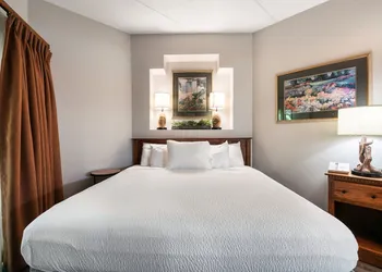Gatlinburg Town Square hotel thumbnail 3