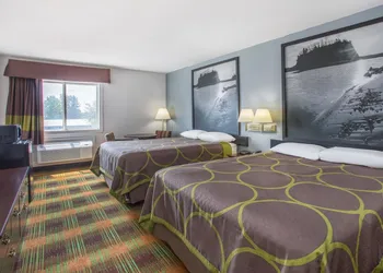 Super 8 by Wyndham Sweet Springs hotel thumbnail 5