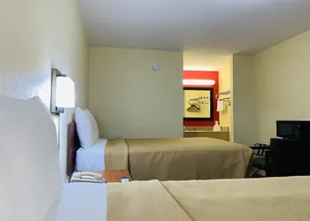 Suite 16 Motel hotel thumbnail 3