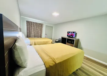 Suite 16 Motel hotel thumbnail 7
