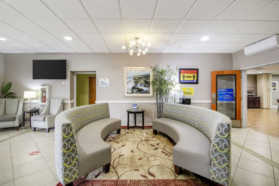 Best Western Plus Brunswick Inn & Suites hotel detail image 2