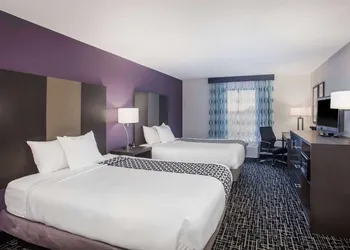 La Quinta Inn & Suites by Wyndham Pontoon Beach hotel thumbnail 6