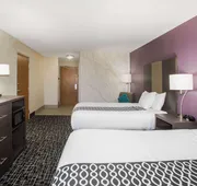 La Quinta Inn & Suites by Wyndham Pontoon Beach hotel detail image 7
