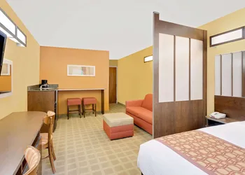 Microtel Inn & Suites by Wyndham Princeton hotel thumbnail 8