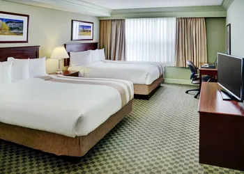 Chateau Nova Kingsway hotel thumbnail 6