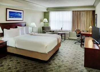 Chateau Nova Kingsway hotel thumbnail 8
