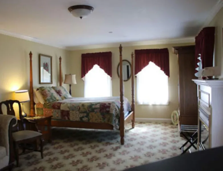 Kearsarge Inn hotel detail image 6