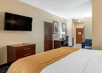 Comfort Suites West Memphis I-40 I-55 hotel thumbnail 7