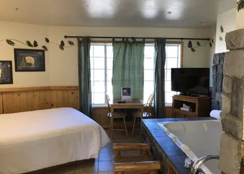Fireside Lodge hotel thumbnail 8
