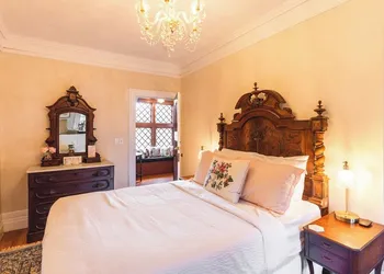 Manor House Inn hotel thumbnail 3