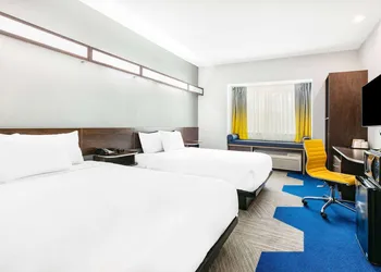 Microtel Inn & Suites by Wyndham Austin Airport hotel thumbnail 4