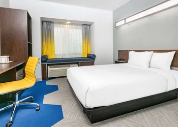 Microtel Inn & Suites by Wyndham Austin Airport hotel thumbnail 6