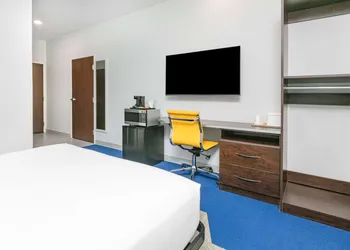 Microtel Inn & Suites by Wyndham Austin Airport hotel thumbnail 7
