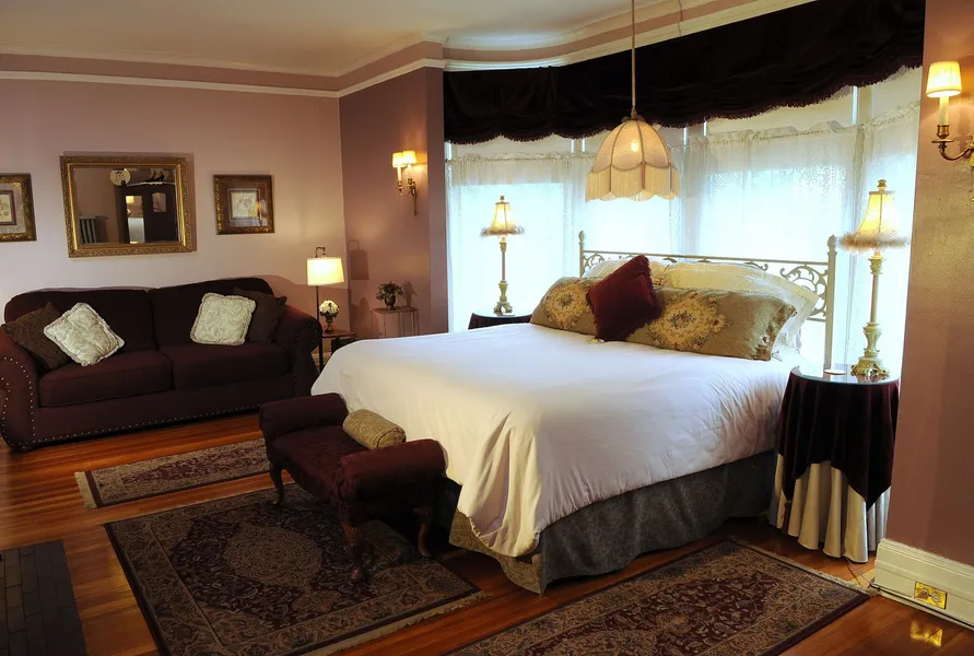 Oliver Inn Bed and Breakfast hotel detail image 2