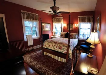 Oliver Inn Bed and Breakfast hotel thumbnail 7